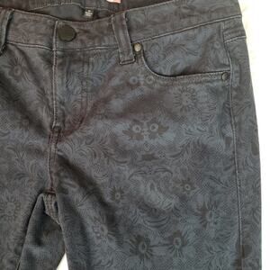 Cabi grey floral print skinny stretch 5 pocket jeans size 6